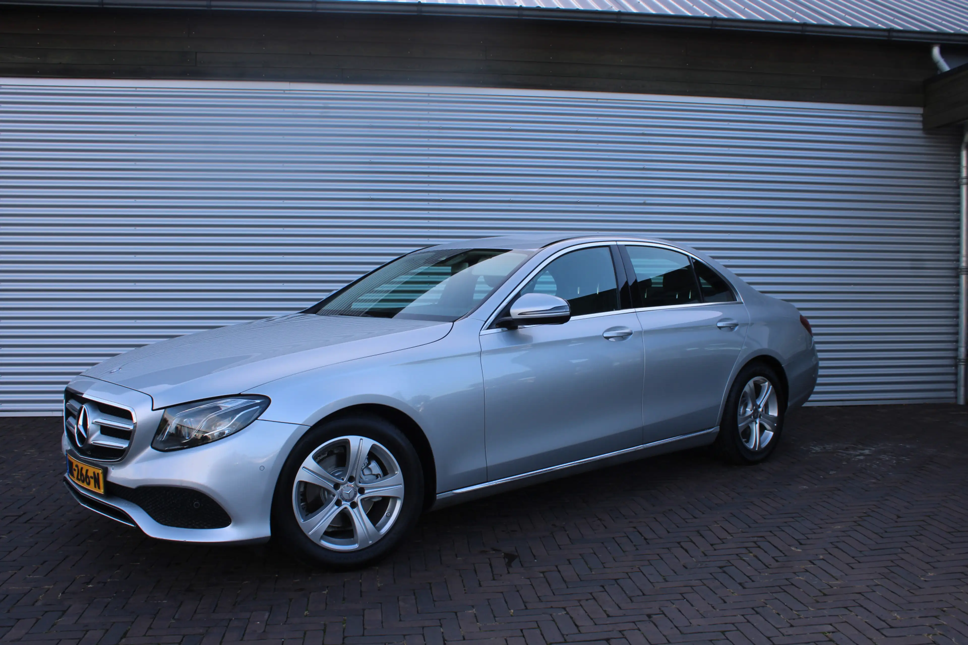 Mercedes-Benz E 200 Prestige Plus sfeer licht — photo 5