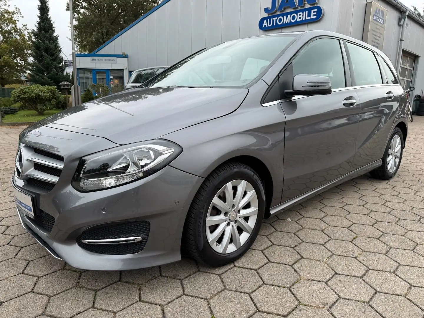 Mercedes-Benz B 200 CDI  LED AHK PDC SHZ S-Heft Grau - 1