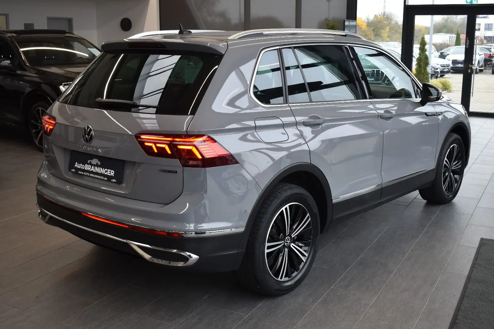 Volkswagen Tiguan 2.0TDI Elegance 4Motion DSG LED~VirtC~ACC Gris - 2