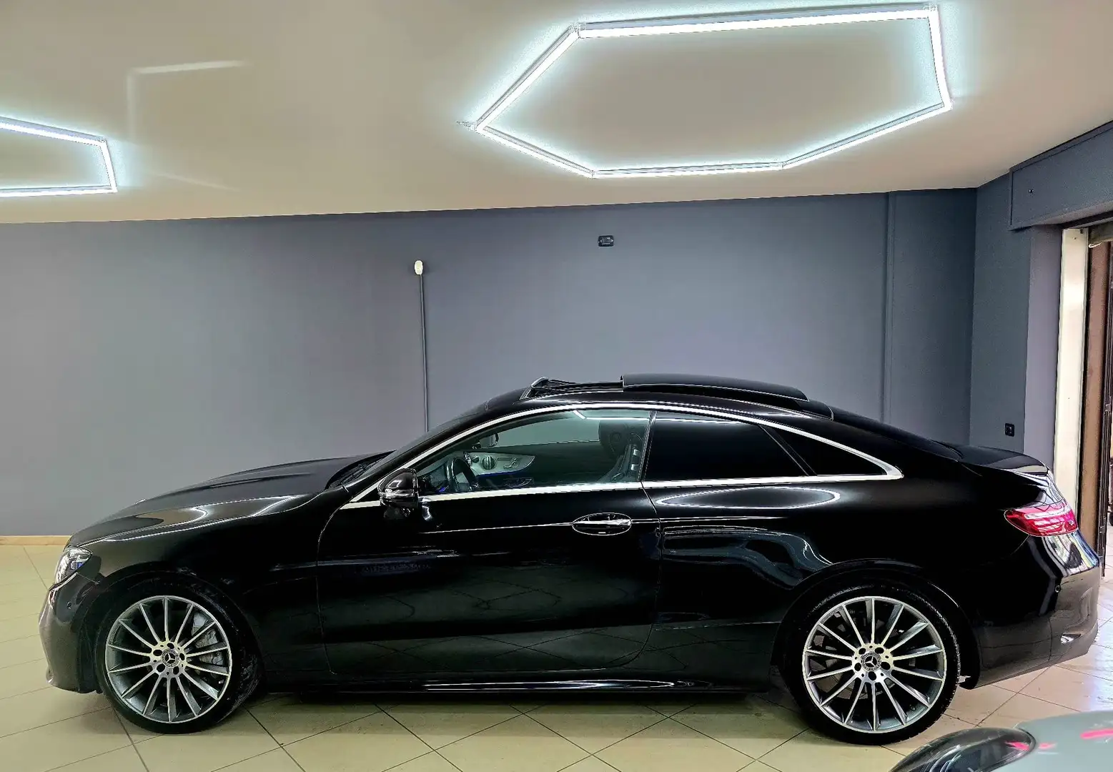Mercedes-Benz E 400 d Coupe Premium Plus 4matic RESTYLING-UFFICIALE Nero - 1