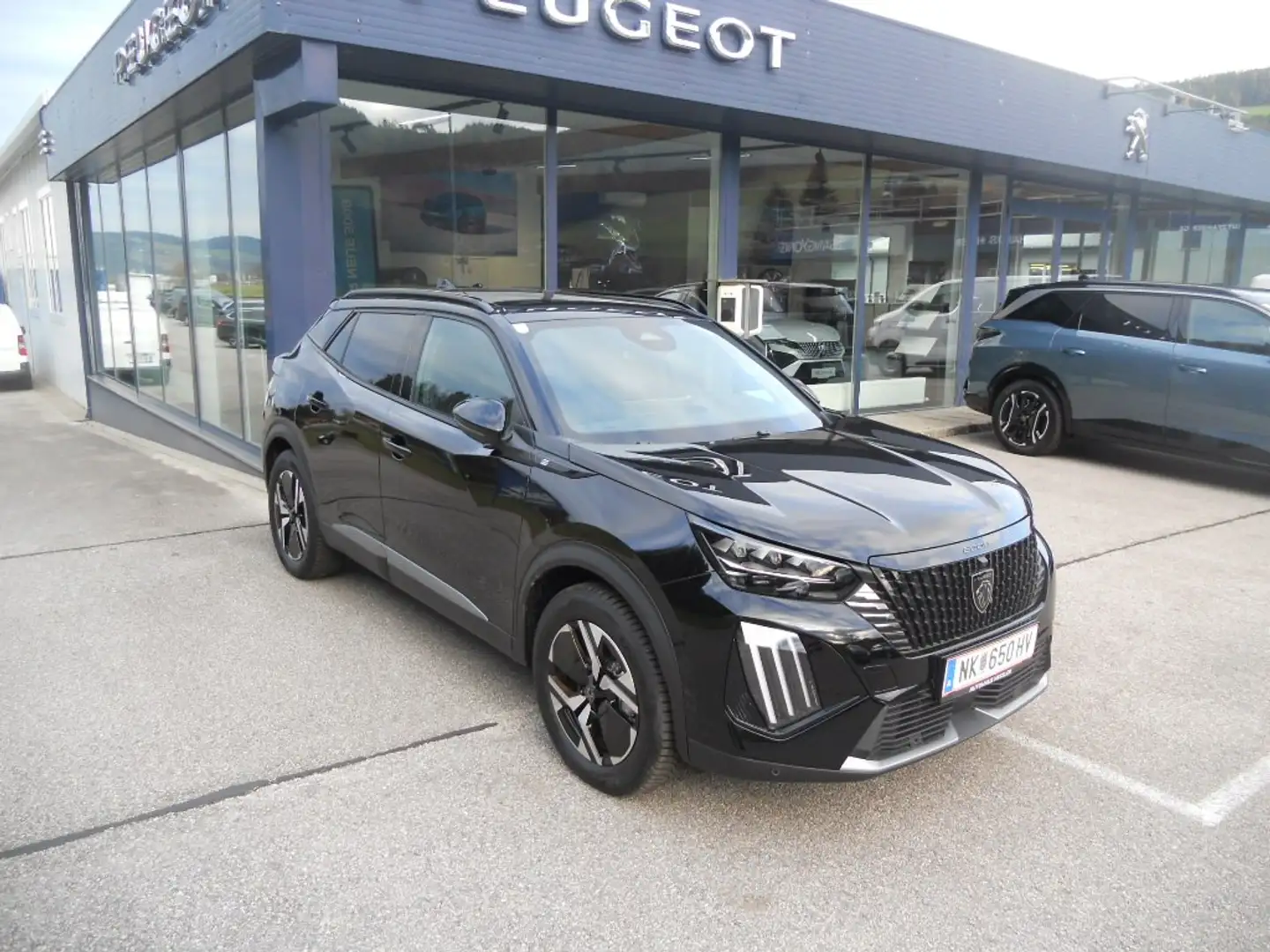 Peugeot 2008 E GT 54kWh Schwarz - 2