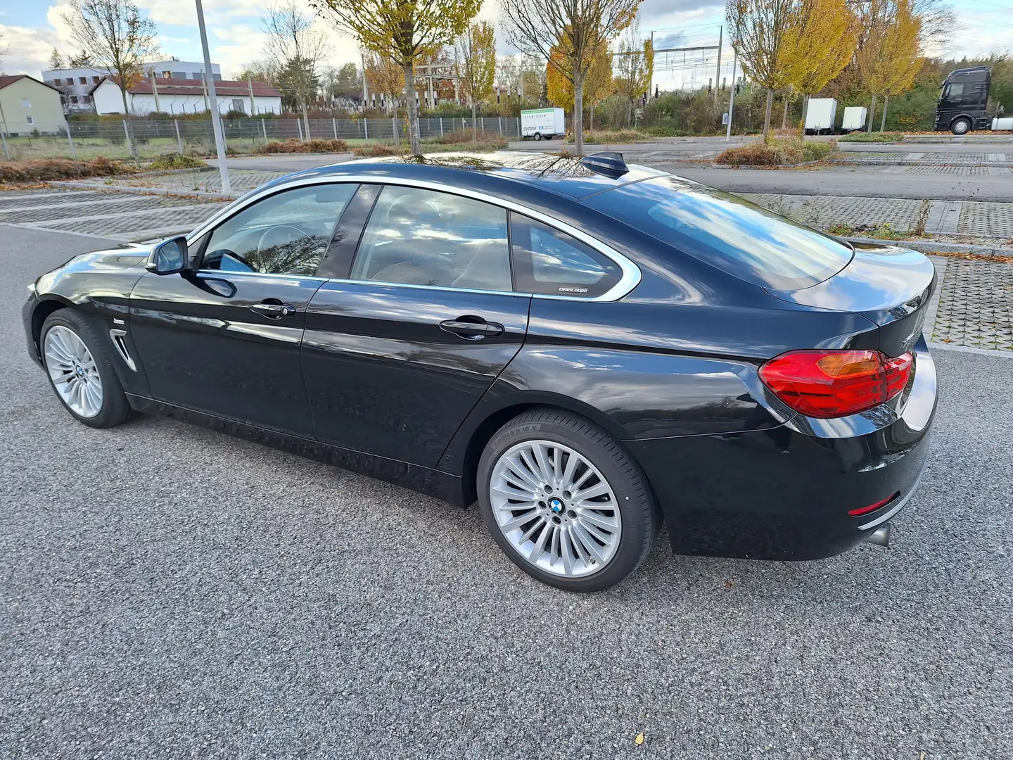 BMW 420 420i Gran Coupe xDrive Luxury Line, Navi, Tempomat Schwarz - 2
