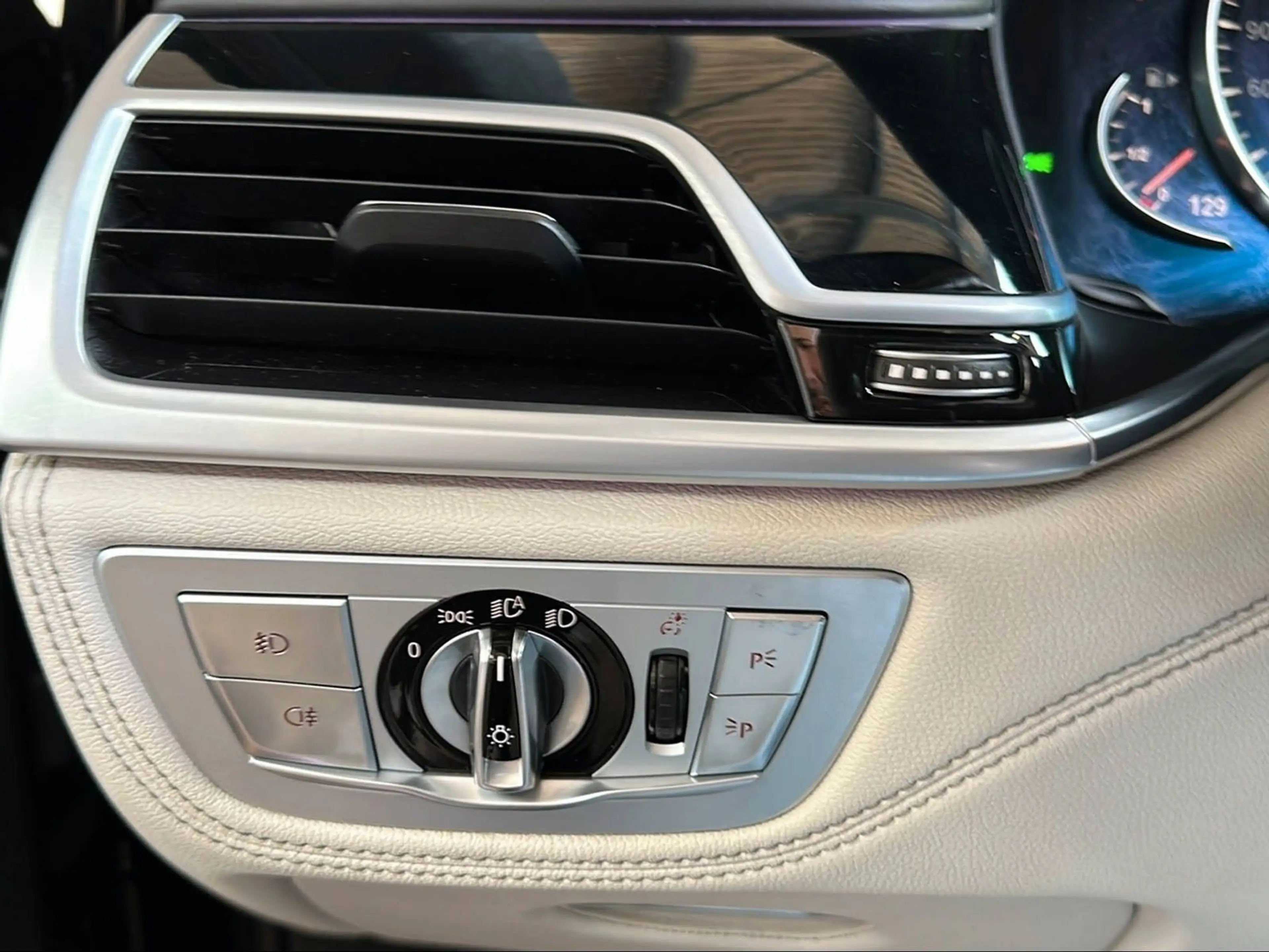 BMW 750 i xDrive | Laser | Massage | HUD | 360° — photo 11