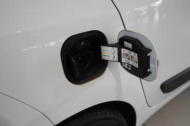 Renault Twingo view 9