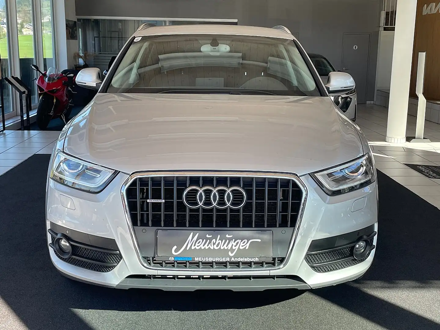 Audi Q3 2,0 TFSI quattro Silber - 2