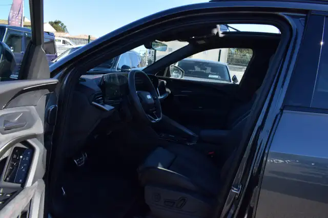 Audi Q5 view 6
