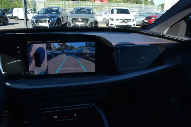 Audi Q5 view 9