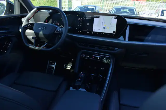 Audi Q5 view 14