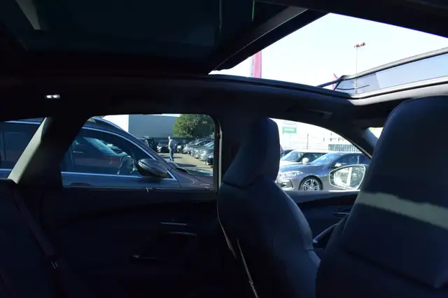 Audi Q5 view 13