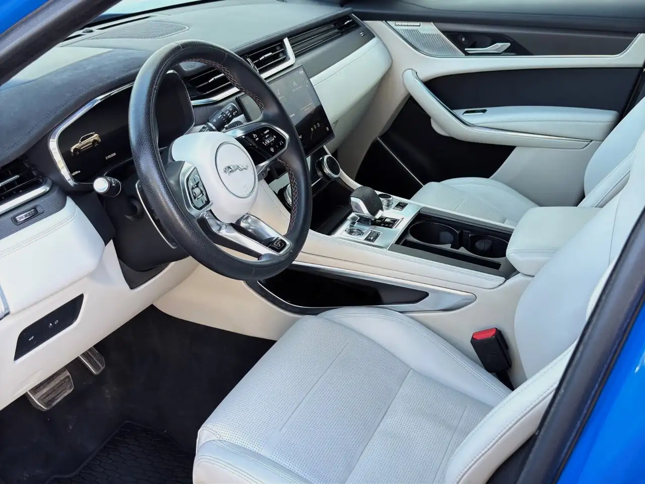 Jaguar F-Pace снимка Jaguar F-Pace