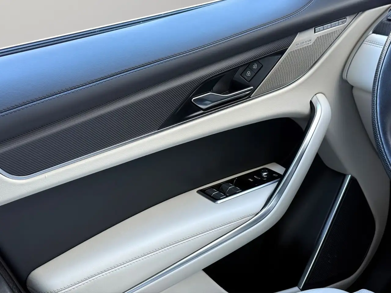 Jaguar F-Pace снимка Jaguar F-Pace