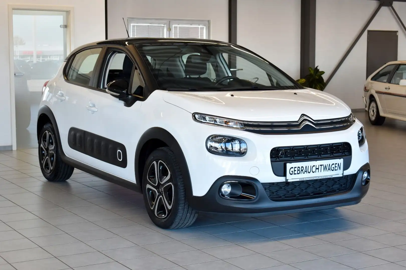 Citroen C3 Shine/STYLE-P./NAVI/TEMP./KLIMAAUT/PDC/BLUET. Blanc - 1