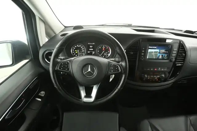 Mercedes-Benz Vito view 2