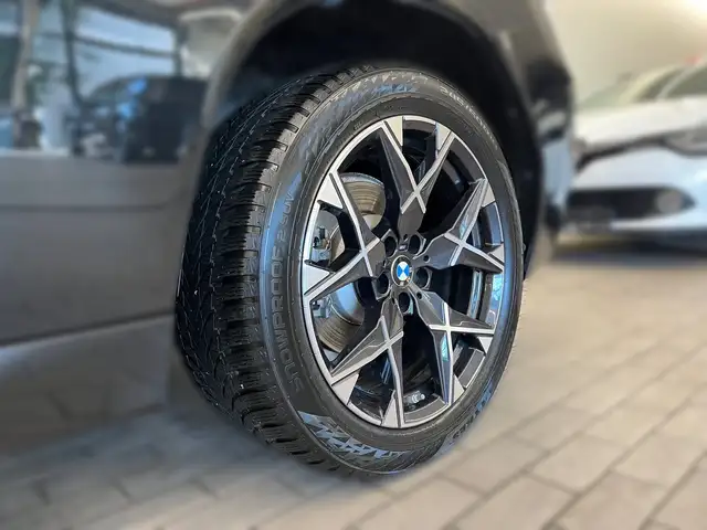 BMW X3 view 3