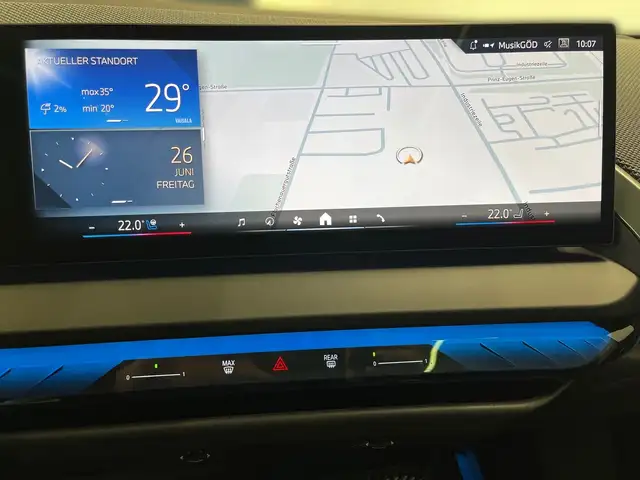 BMW X3 view 5