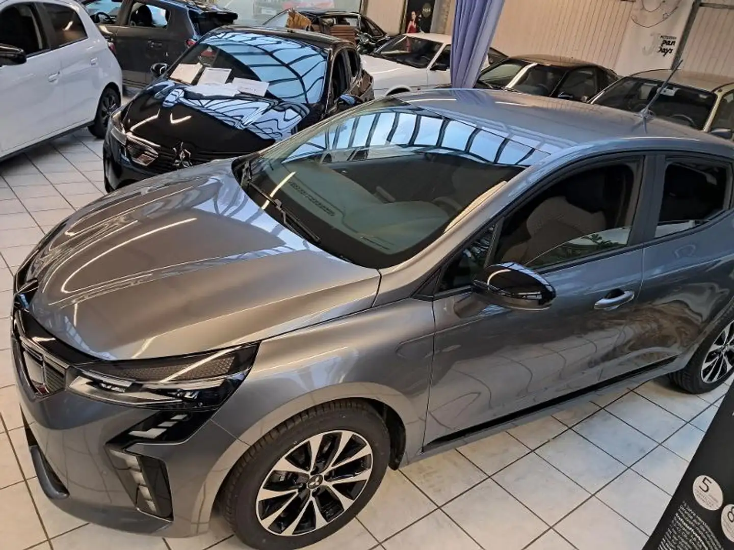 Mitsubishi Colt PLUS 1.0 Benziner 5-Gang Gris - 1