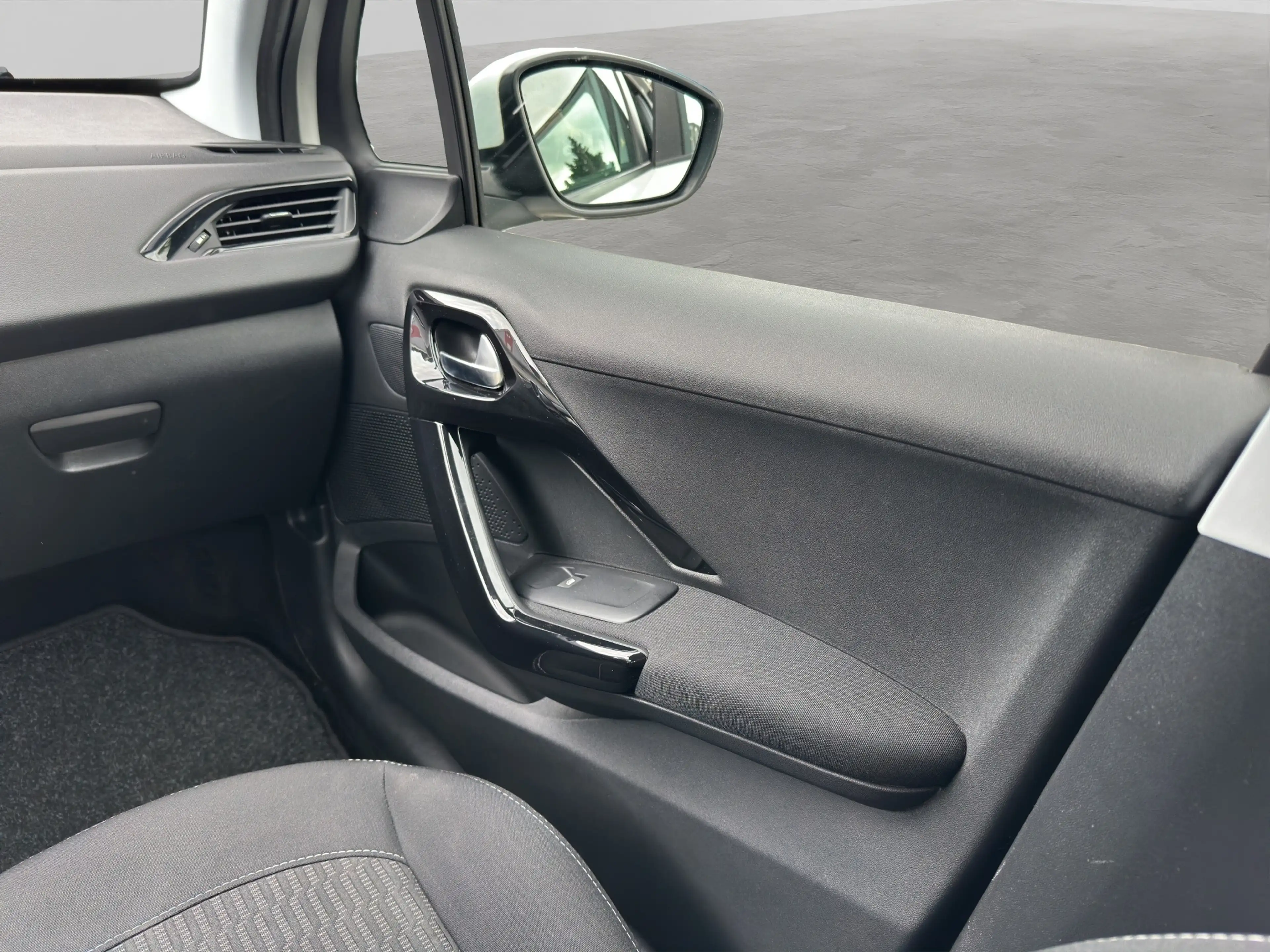 Peugeot 208 208 C - Diesel, Klima, ScheckH, 8fB, SitzH, AppleCarPlay/AndroidAuto — photo 18