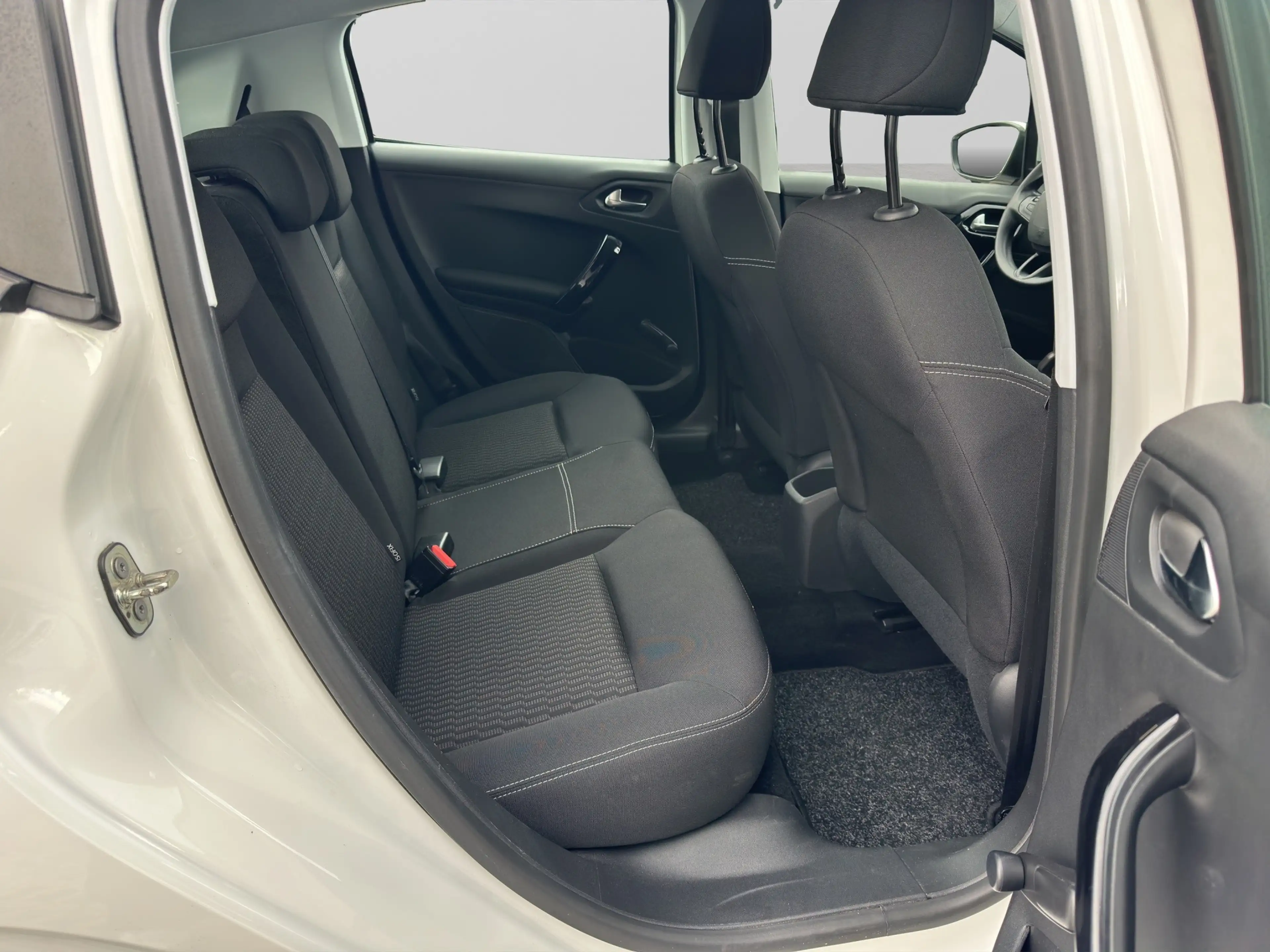 Peugeot 208 208 C - Diesel, Klima, ScheckH, 8fB, SitzH, AppleCarPlay/AndroidAuto — photo 20