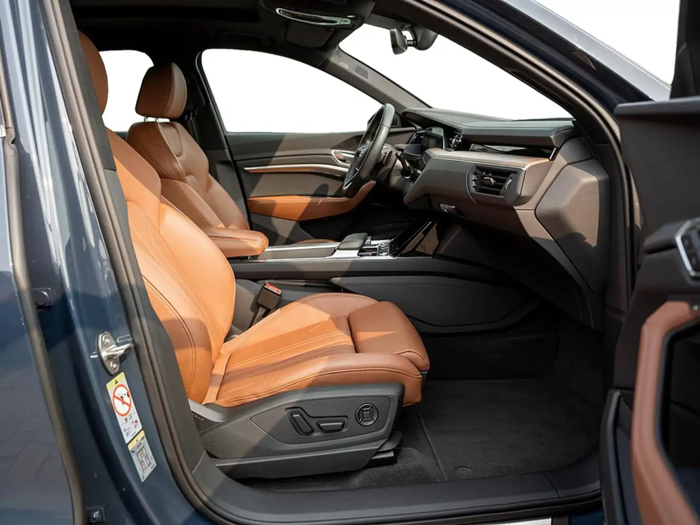 Audi Q8 e-tron 55 quattro Matrix B&O Pano AHK Head Blau - 2