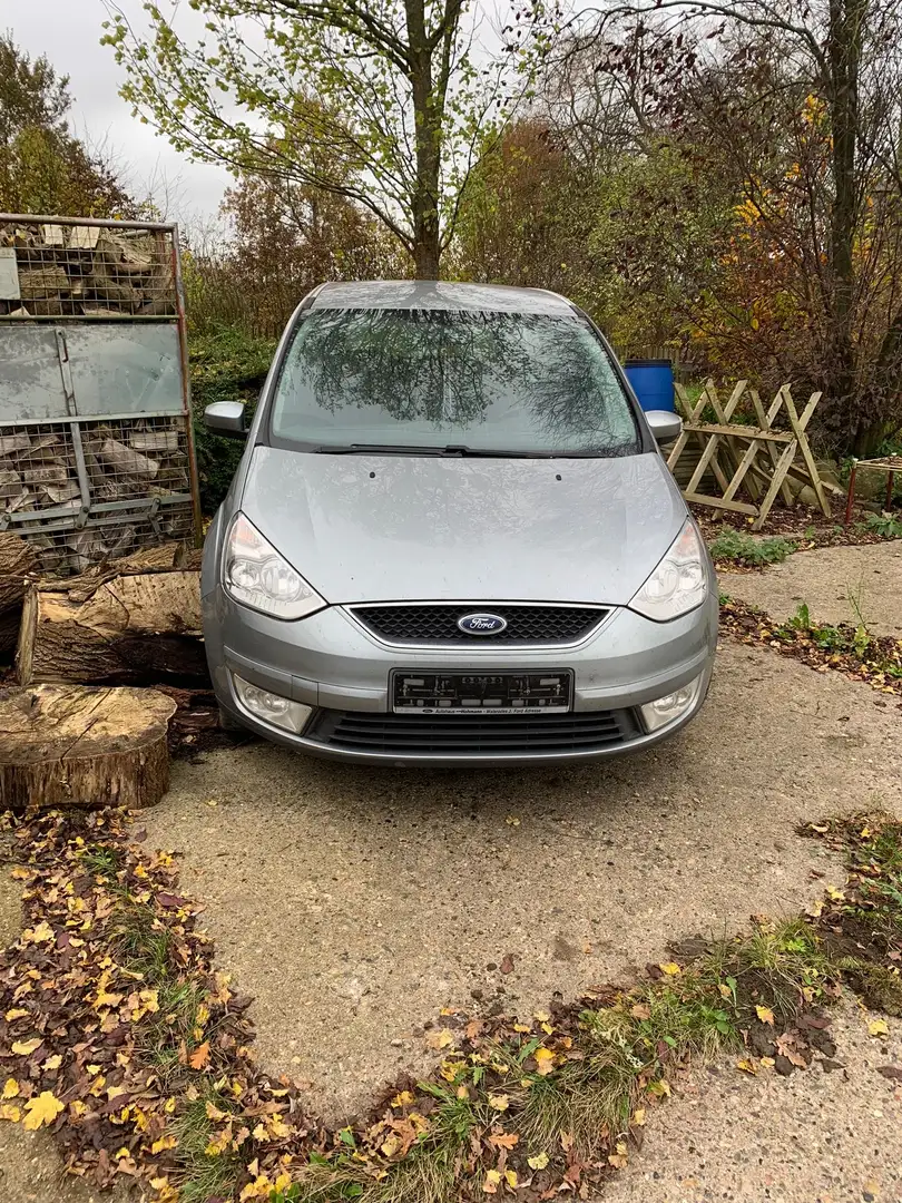 Ford Galaxy - 1