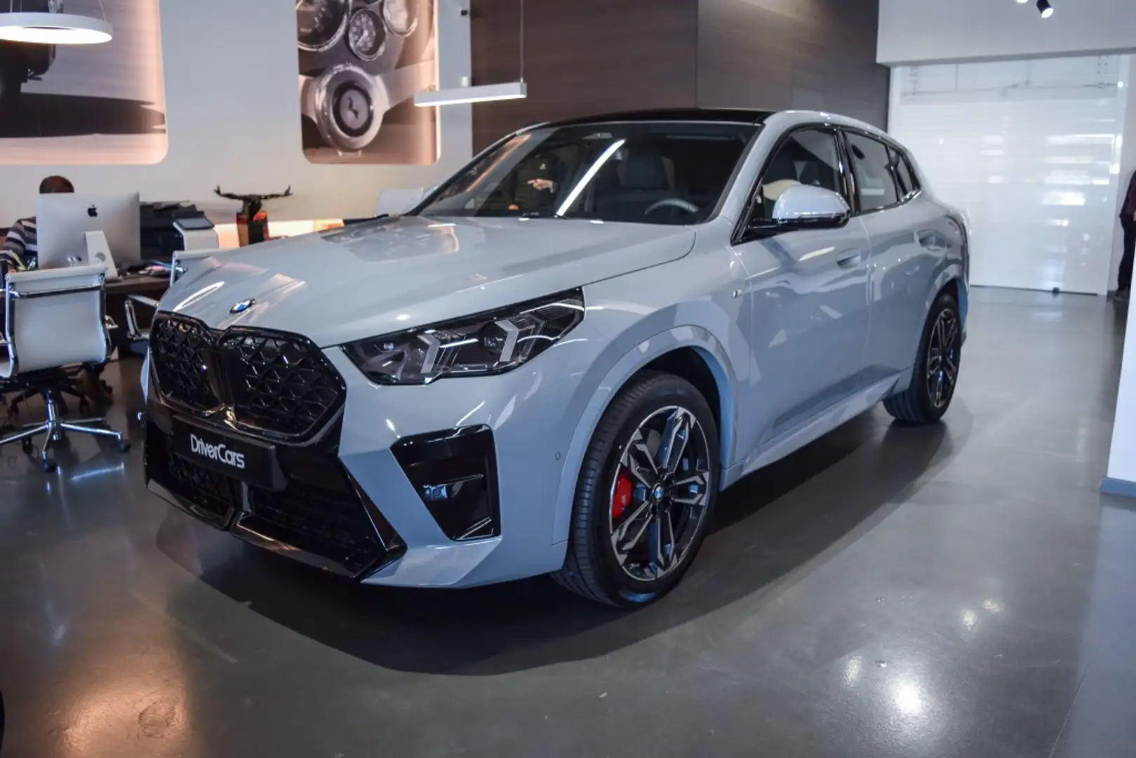 BMW X2 sDrive 20dA M Sport Pro Grau - 2