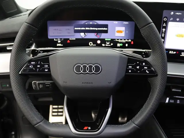 Audi Q3 view 8