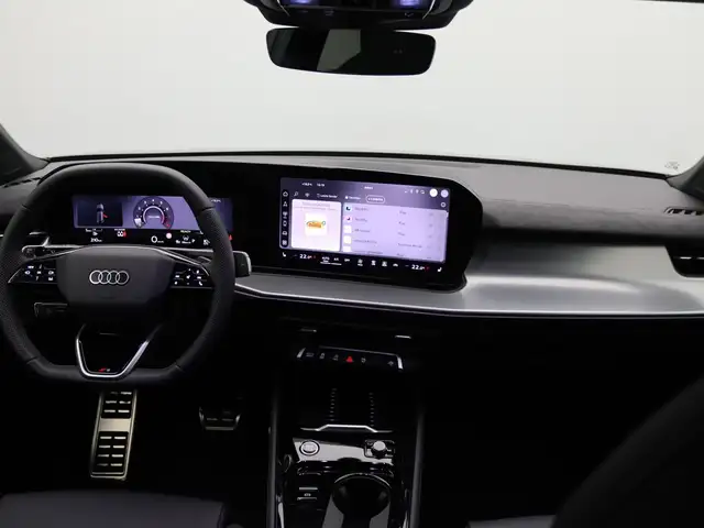 Audi Q3 view 12
