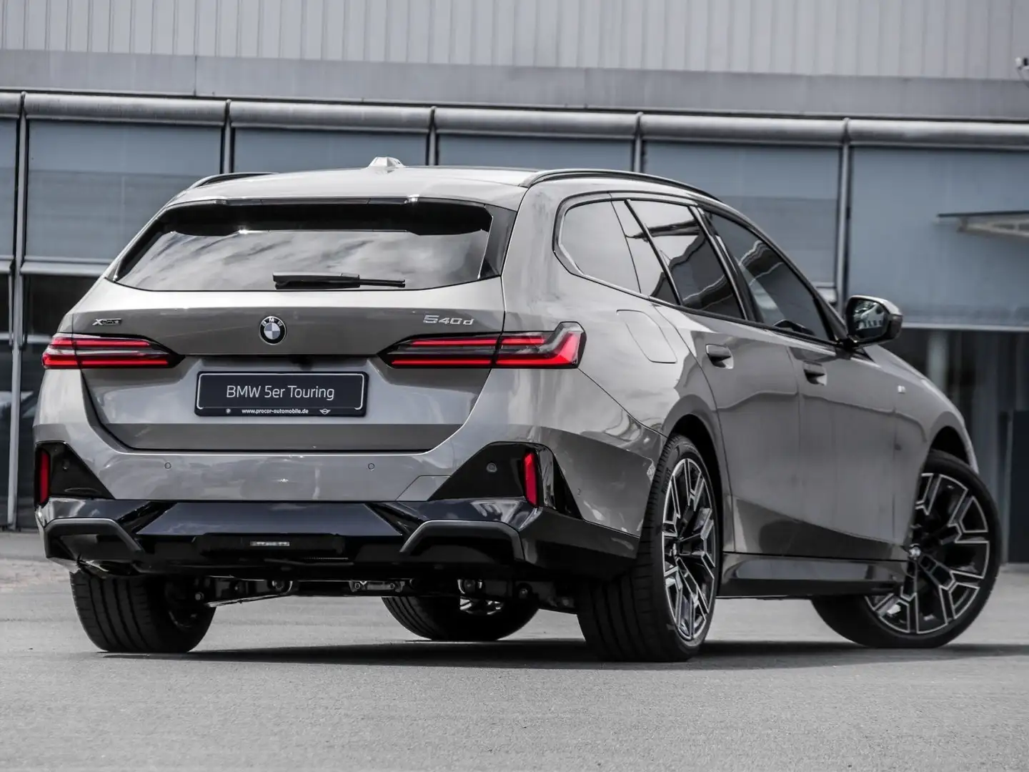 BMW 540 d xDrive 20" M-Sport HuD 360° DA Prof. AHK Pano Au Gri - 2