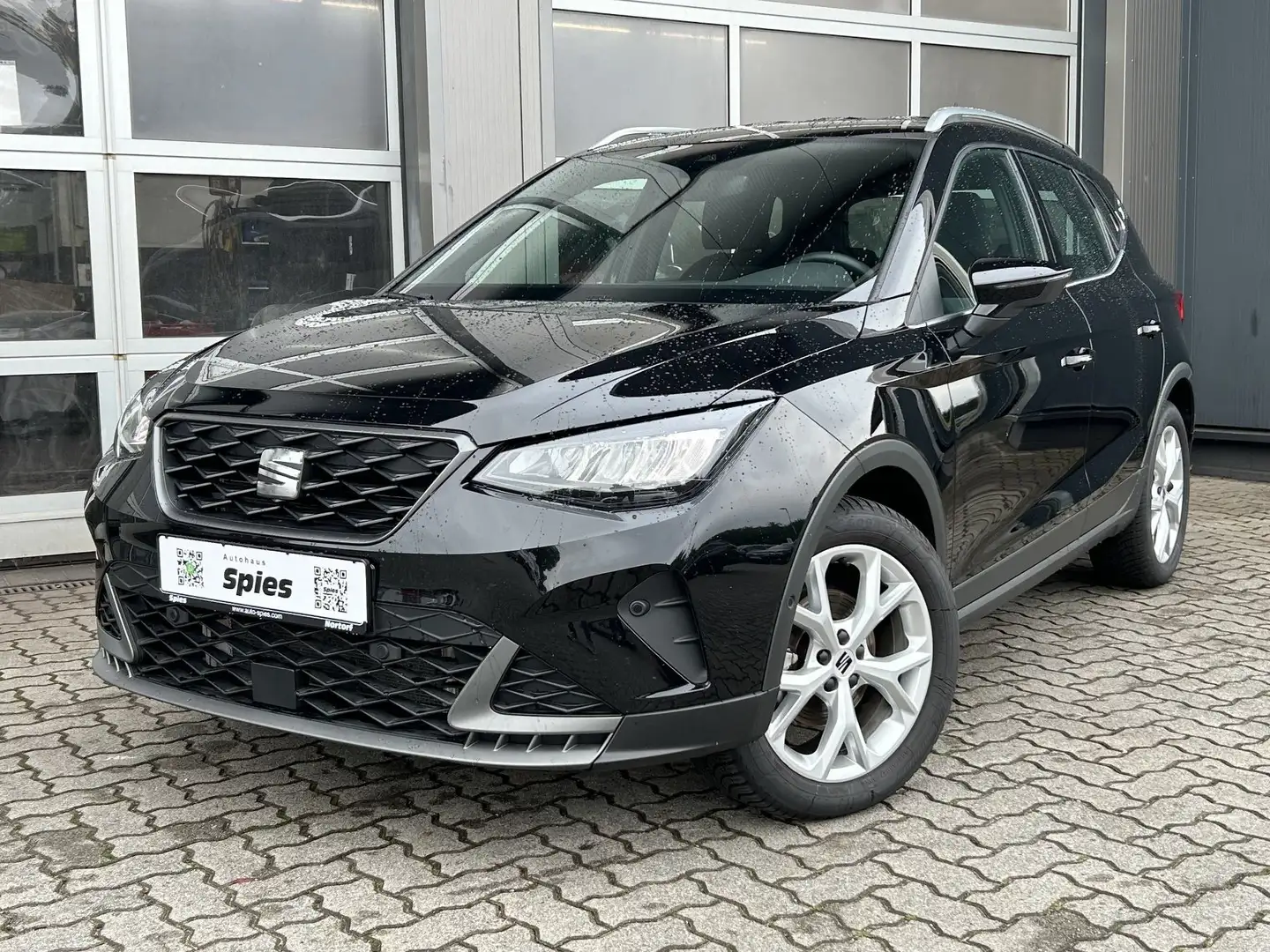 SEAT Arona FR-Line 1.5 TSI Navi Shz LED Allwetter ACC Zwart - 2
