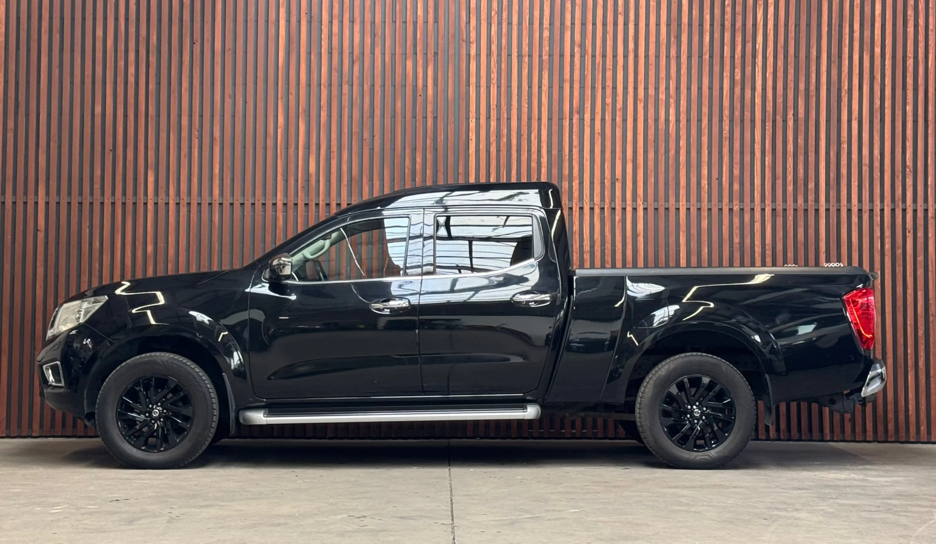 Nissan Navara 2.3 dCi AUT MARGE Tekna+ Double Cab 4WD NAVI-CLIMA — photo 8