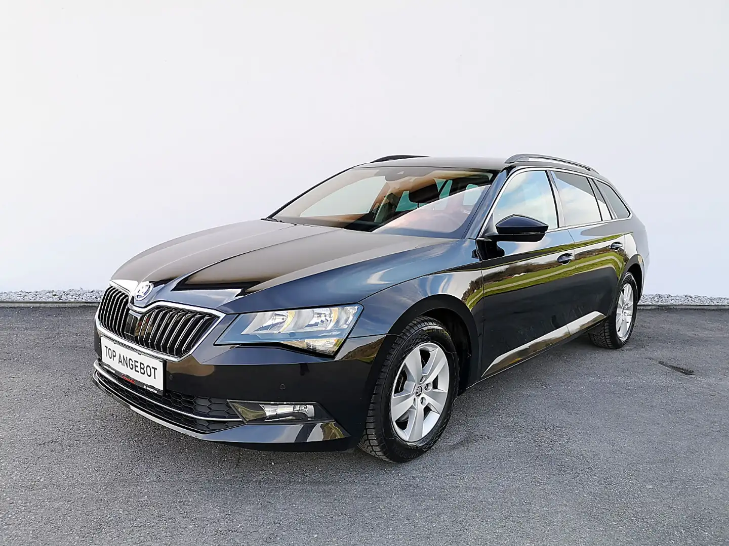 Skoda Superb Kombi 1,6 TDI Ambition DSG "AHV,NAVI" Schwarz - 1