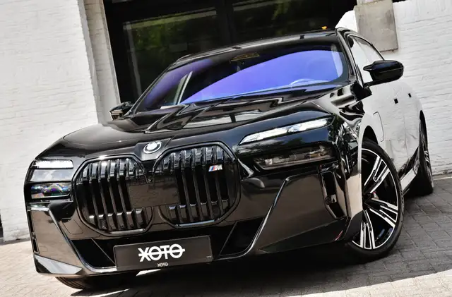 BMW 760 Me XDRIVE ** NP: € 176.724,04 / THEATRE SCREEN*
