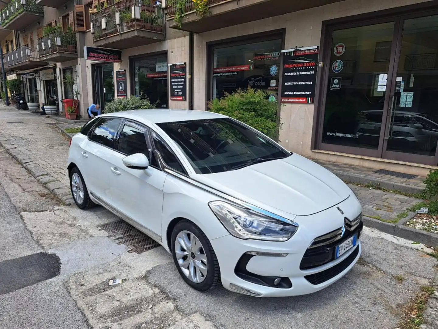DS Automobiles DS 5 2.0 HDi 160 Chic Bianco - 1