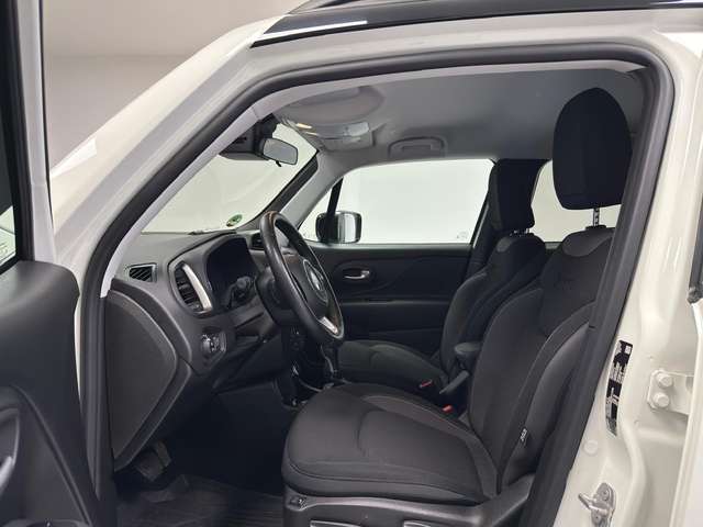 Jeep Renegade — photo 11