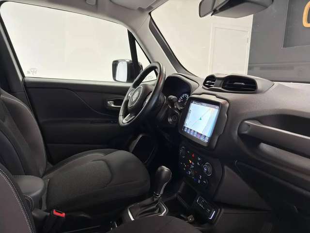 Jeep Renegade — photo 13