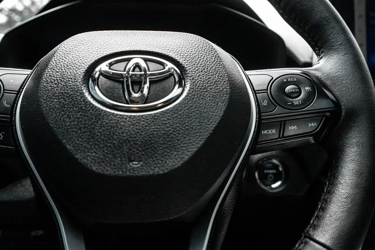 Toyota RAV 4 снимка Toyota RAV 4