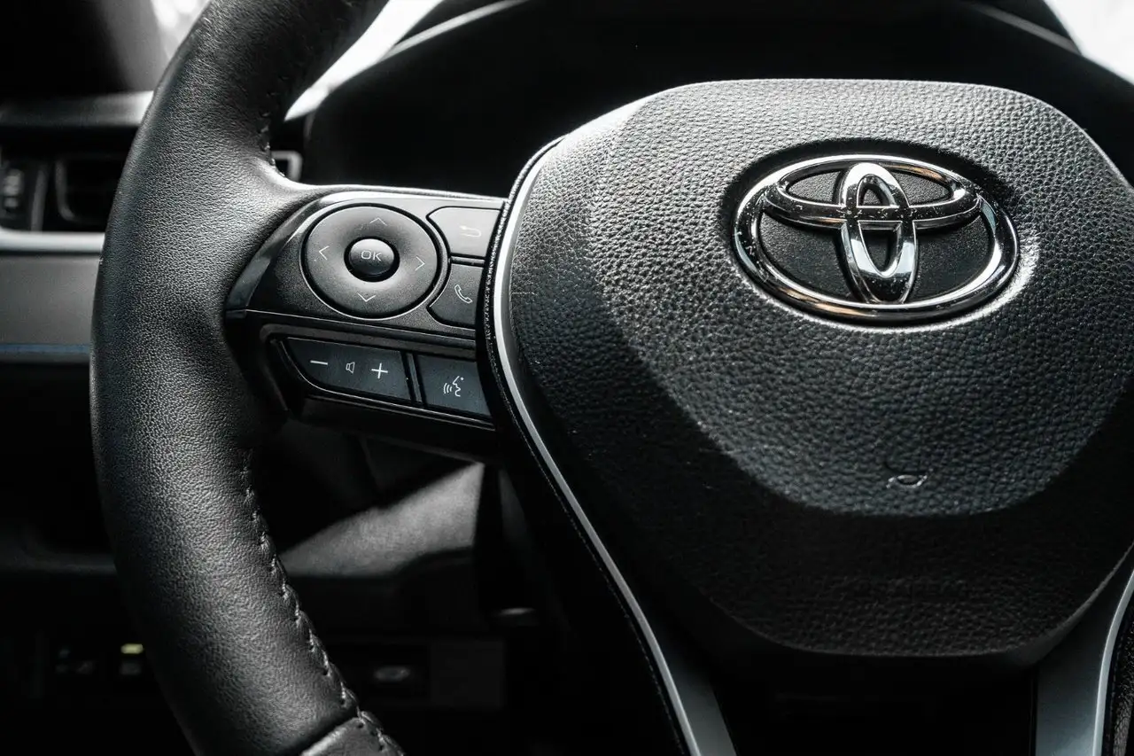 Toyota RAV 4 снимка Toyota RAV 4