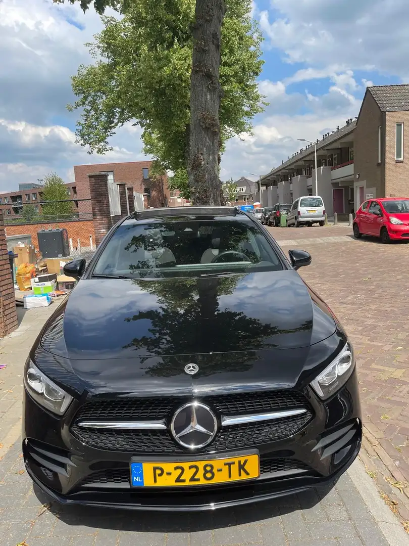 Mercedes-Benz A 250 Premium Plus Zwart - 2