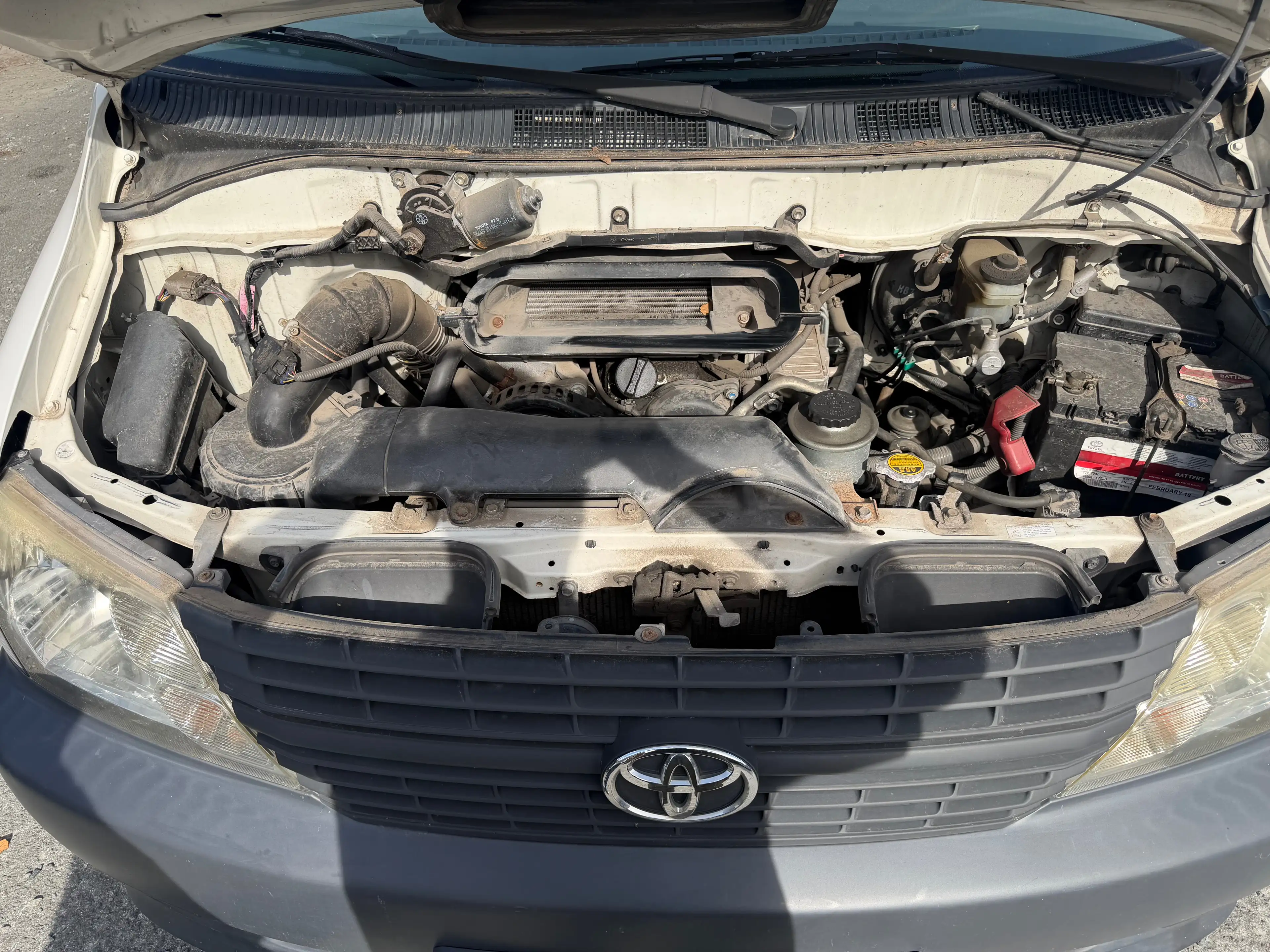 Toyota Hiace 2.5 Turbo D-4D SX — photo 7