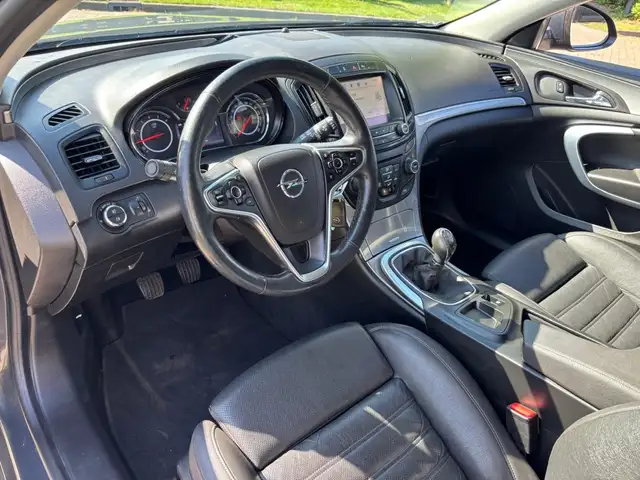 Opel Insignia view 12