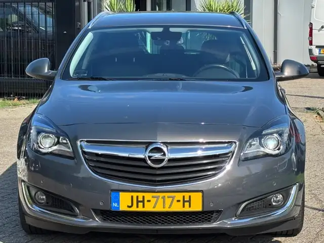 Opel Insignia view 2