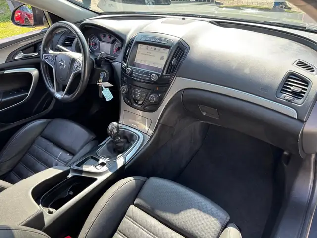 Opel Insignia view 9