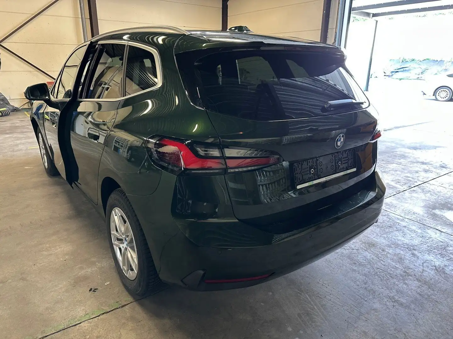 BMW 225 Active Tourer PHEV 225xeA (180 kW) Vert - 2