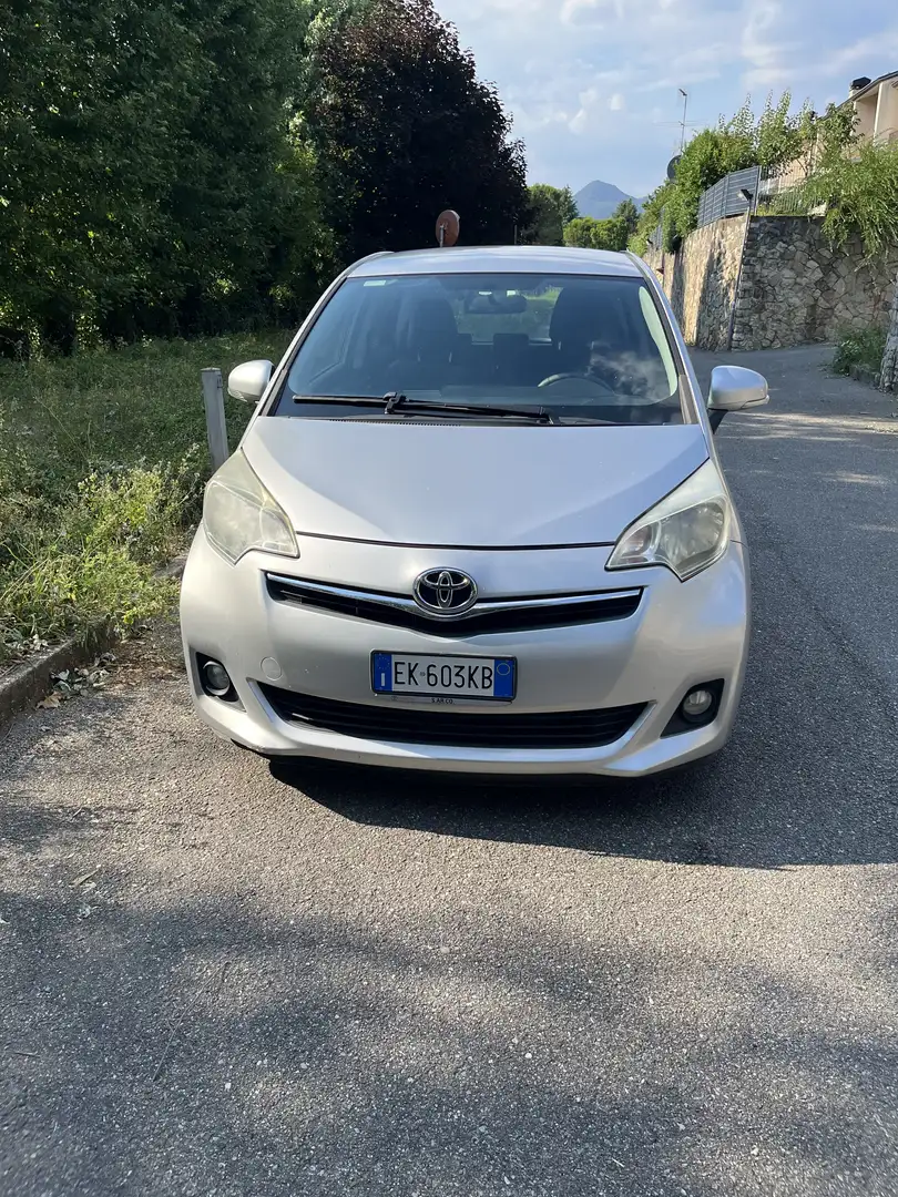 Toyota Verso-S 1.4d Active m-mt - 1