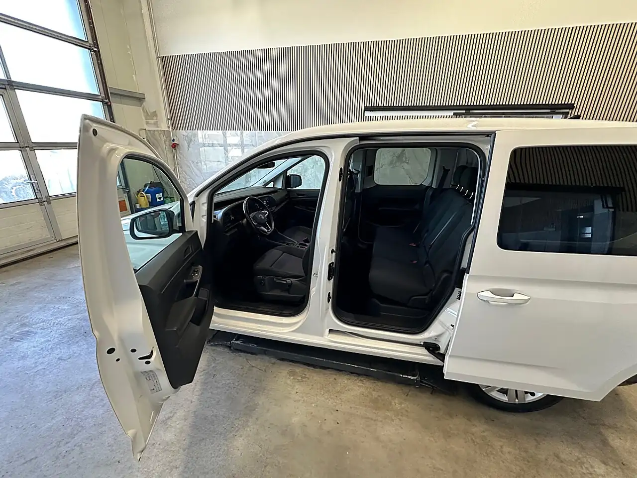 Volkswagen Caddy Kombi 2,0 TDI DSG AHK Navigation Front Assist...., миниатюра 3