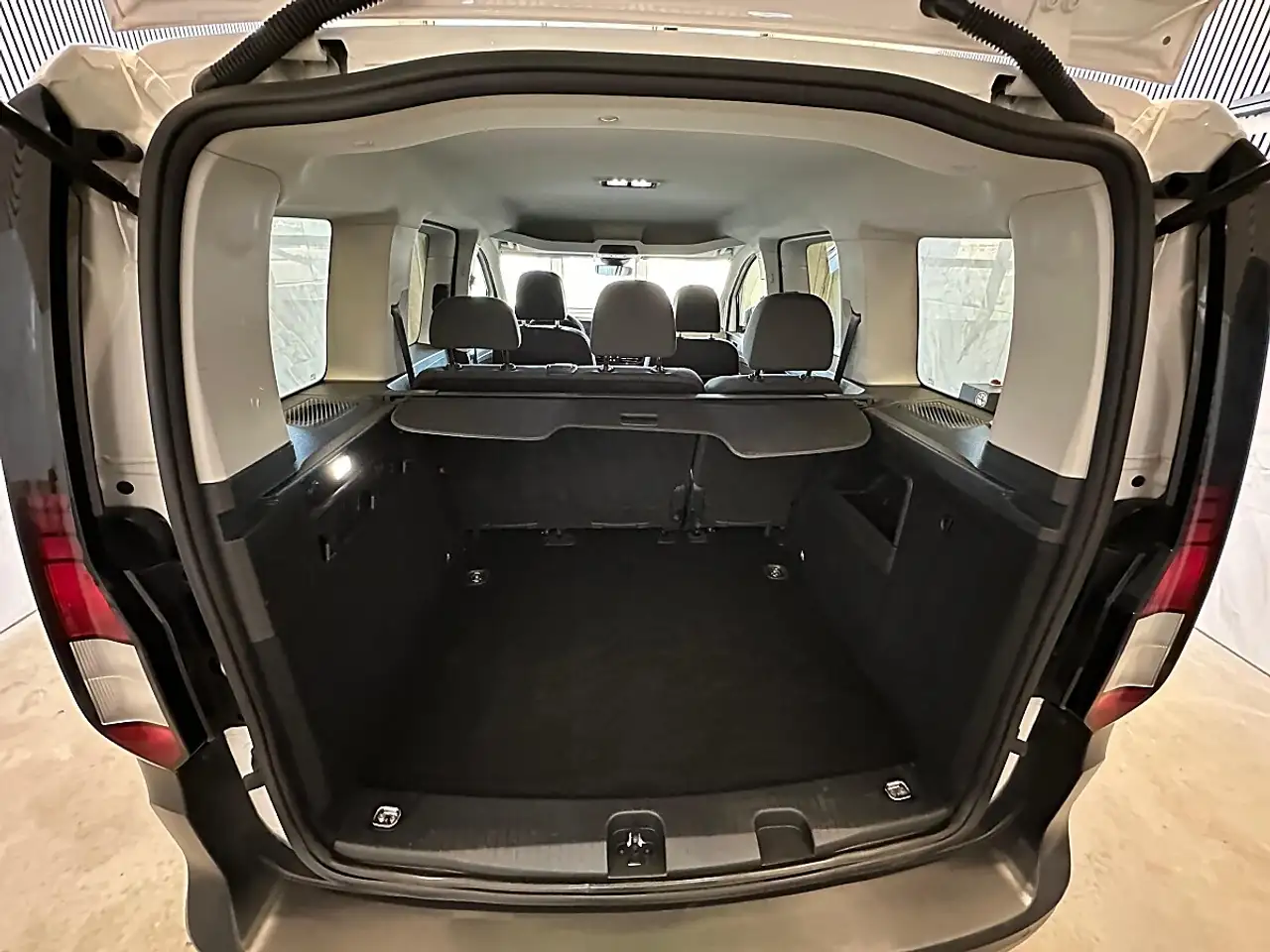 Volkswagen Caddy Kombi 2,0 TDI DSG AHK Navigation Front Assist...., миниатюра 9