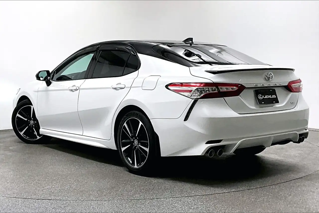 Toyota Camry снимка Toyota Camry