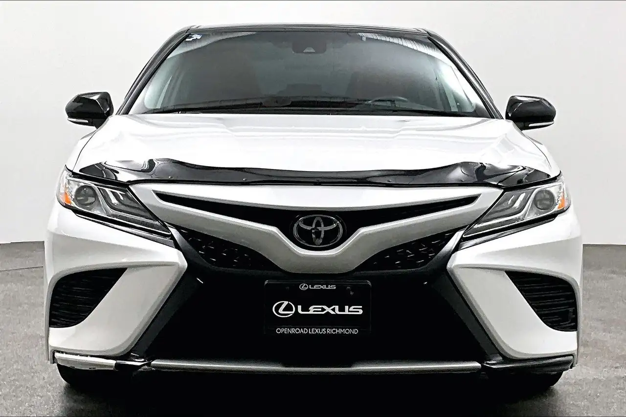 Toyota Camry снимка Toyota Camry