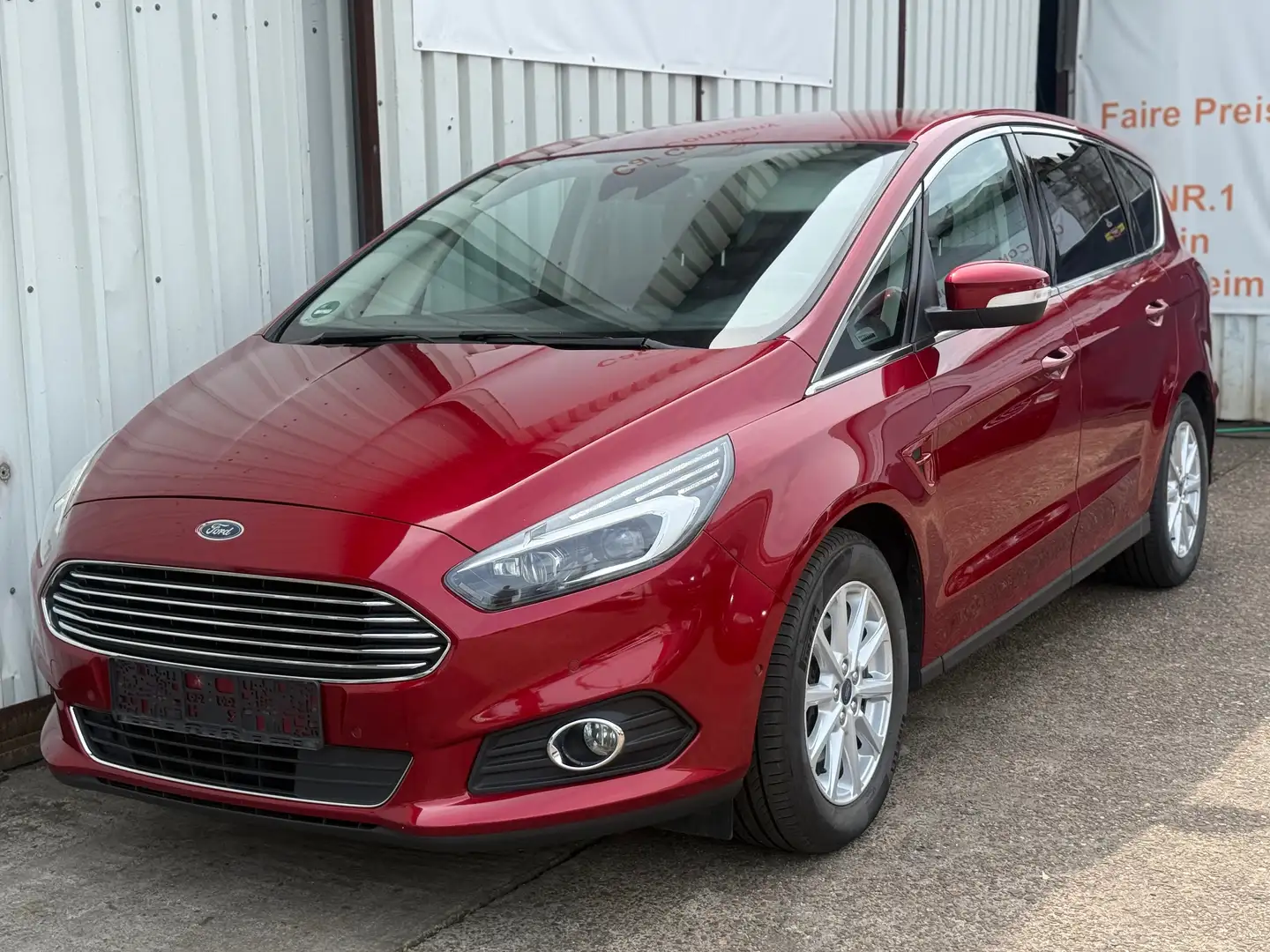 Ford S-Max Titanium Automatik*AHK*8-fach Bereift*Top Zustand Rot - 2