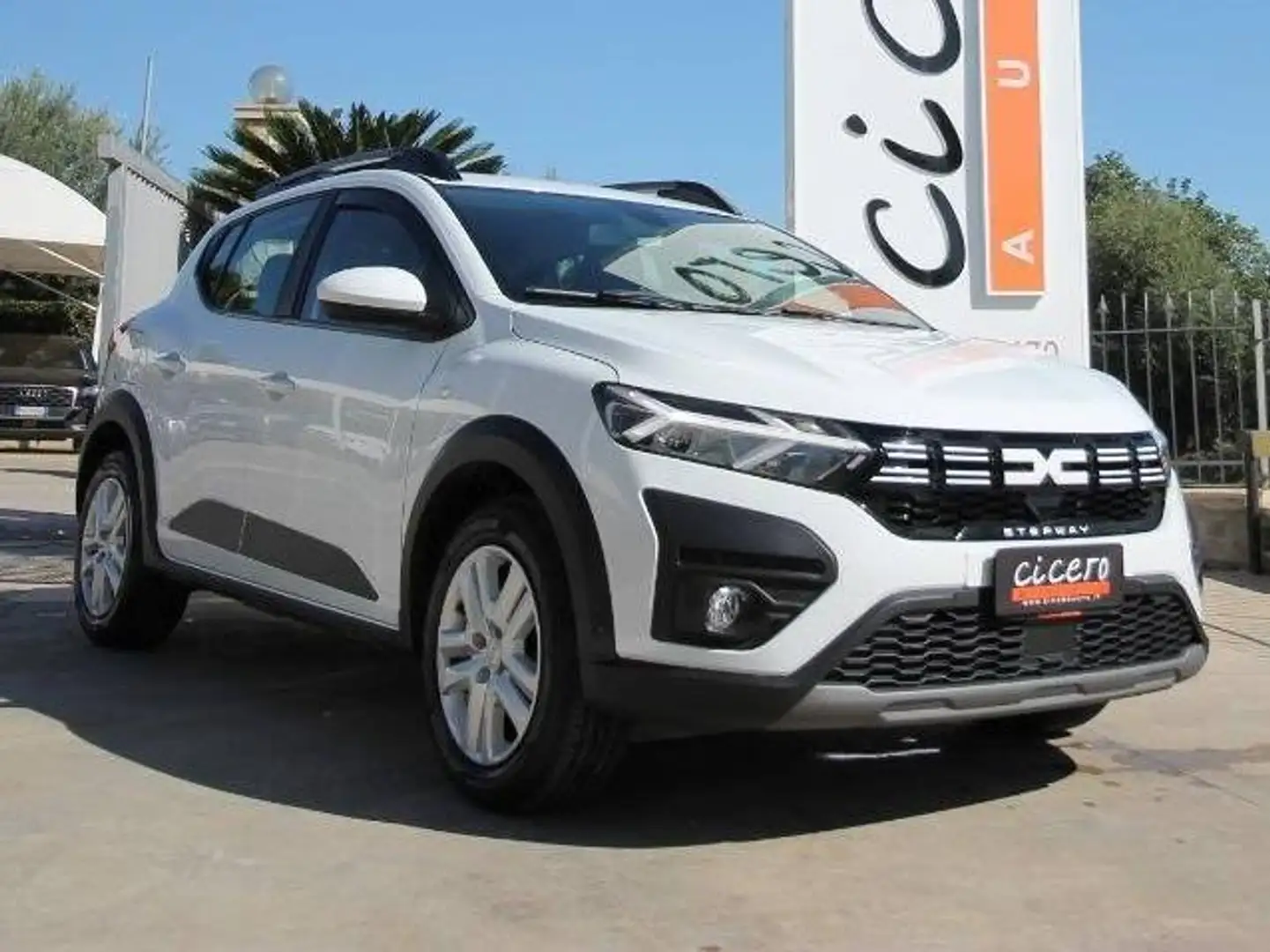 Dacia Sandero Stepway Expression GPL 100cv 16.000km | 2024 Blanc - 1